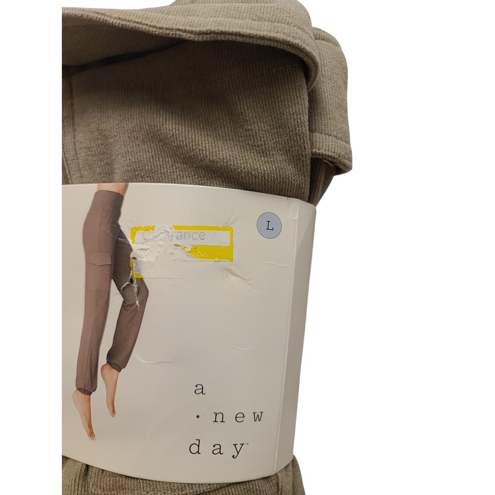 A New Day Women's Super Soft Cargo Joggers Walnut Brown Relaxed Fit Size L NWT
